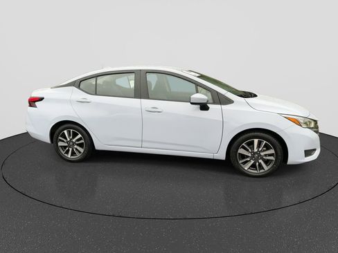 Used 2025 Nissan Versa SV FWD image 9