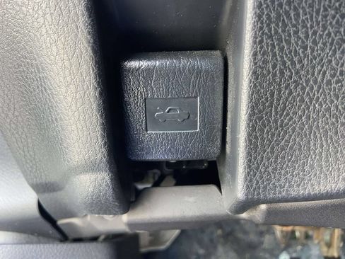 Used 2025 Toyota Camry SE w/ Convenience Package FWD image 29