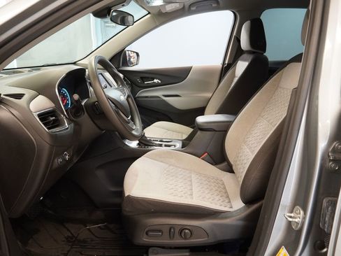 Used 2023 Chevrolet Equinox LS w/ LS Convenience Package FWD image 5