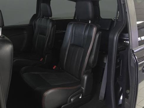 Used 2016 Dodge Grand Caravan R/T FWD image 22
