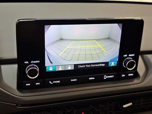 Certified 2025 Honda Accord SE image 4