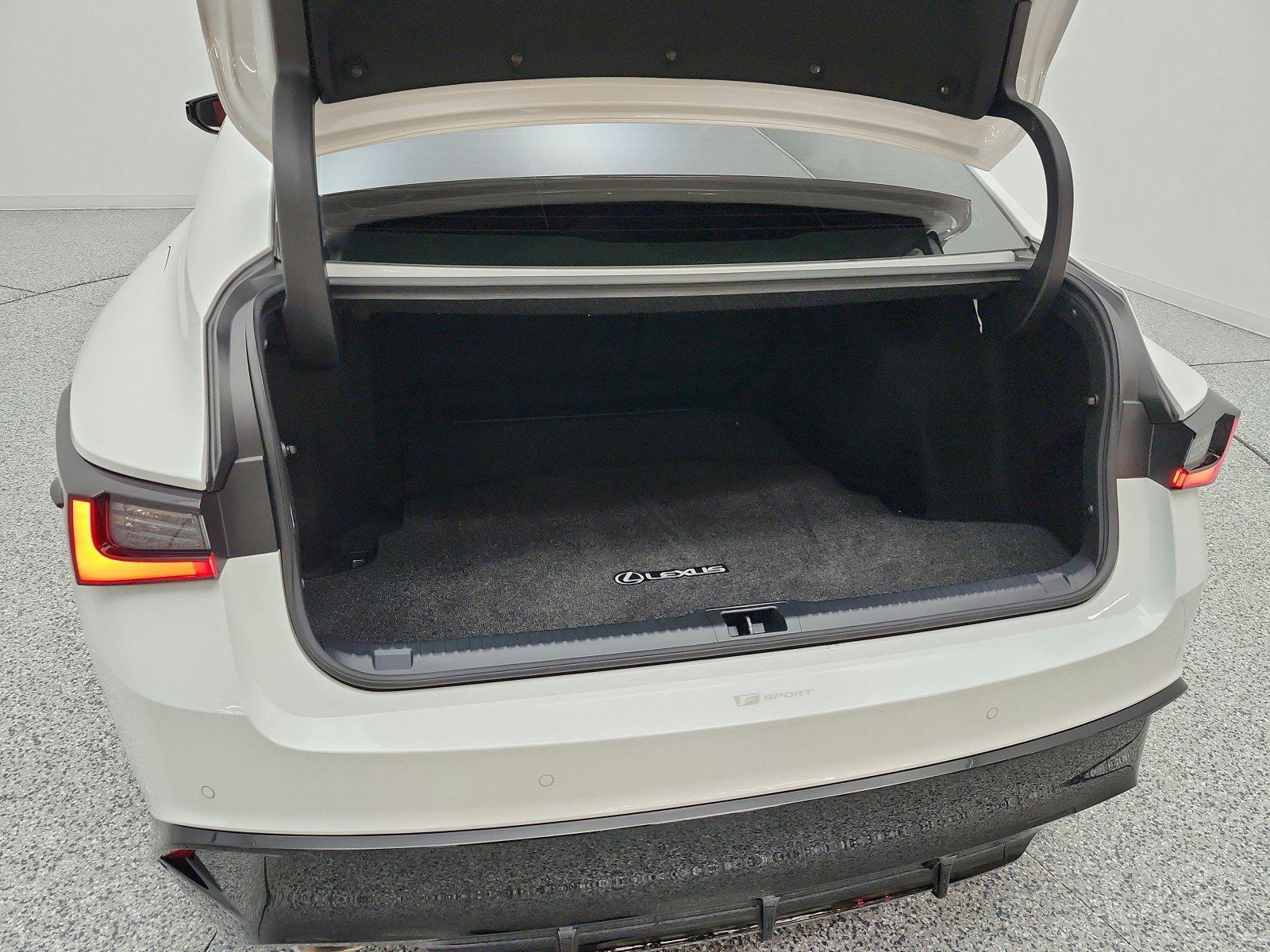 Used 2025 Lexus IS 350 F Sport w/ Navigation Package RWD image 21