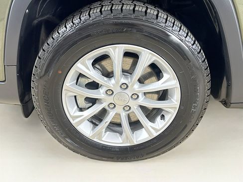 Certified 2021 Jeep Cherokee Latitude AWD/4WD image 26