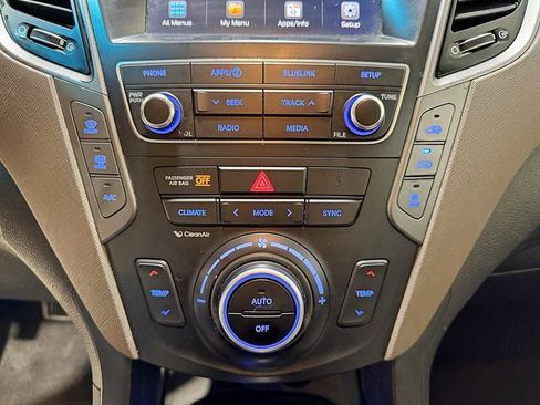 Used 2017 Hyundai Santa Fe SE image 20