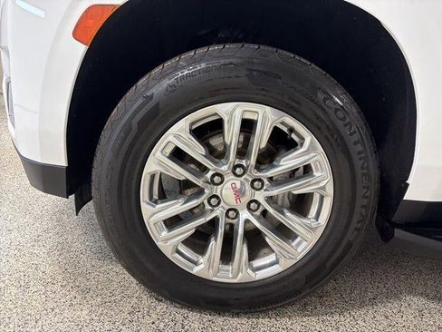 Used 2021 GMC Yukon SLT w/ SLT Premium Package image 18