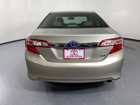 Used 2014 Toyota Camry XLE image 5