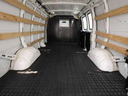 Used 2021 GMC Savana 2500 w/ Driver Convenience Package image 16