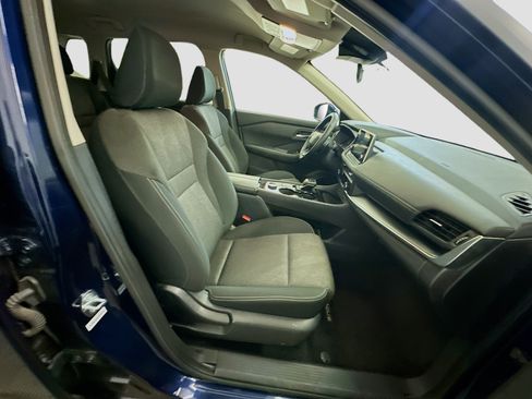 Used 2025 Nissan Rogue SV AWD/4WD image 32