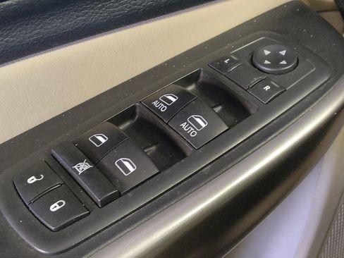 Used 2019 Jeep Cherokee Latitude w/ Popular Appearance Group FWD image 27