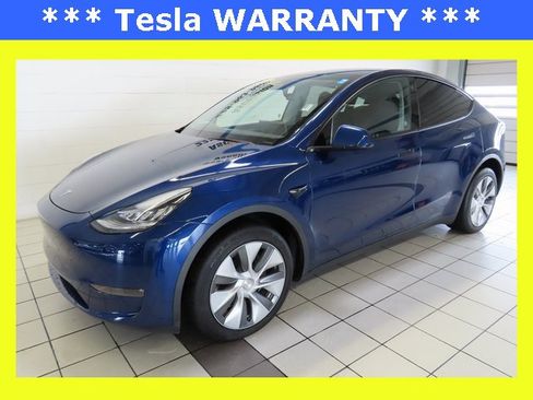 Used 2023 Tesla Model Y Long Range image 1