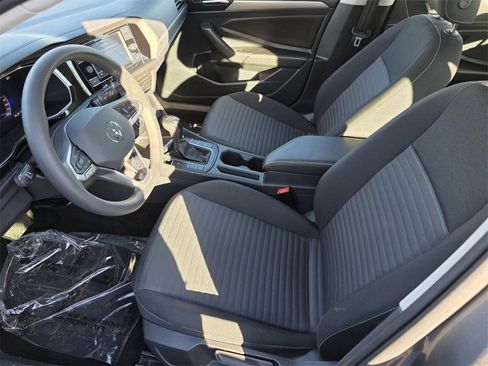 Used 2023 Volkswagen Jetta S image 9