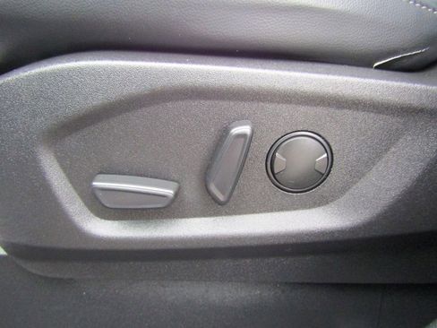 Used 2024 Ford Edge SEL w/ Convenience Package image 16