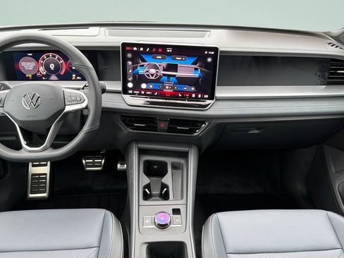 New 2026 Volkswagen Tiguan SE R-Line FWD image 13