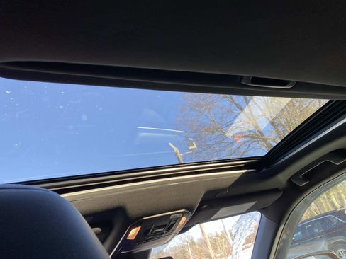 Used 2023 Toyota Highlander XSE image 9