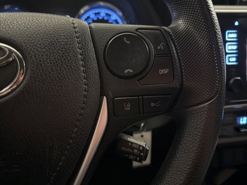 Used 2017 Toyota Corolla LE image 19