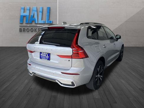 Used 2024 Volvo XC60 B5 Core image 5