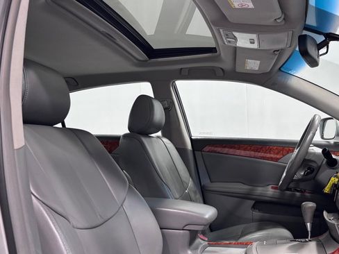 Used 2005 Toyota Avalon XLS image 19