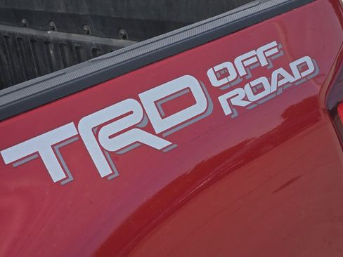 Used 2019 Toyota Tacoma TRD Off-Road w/ Technology Package RWD image 12