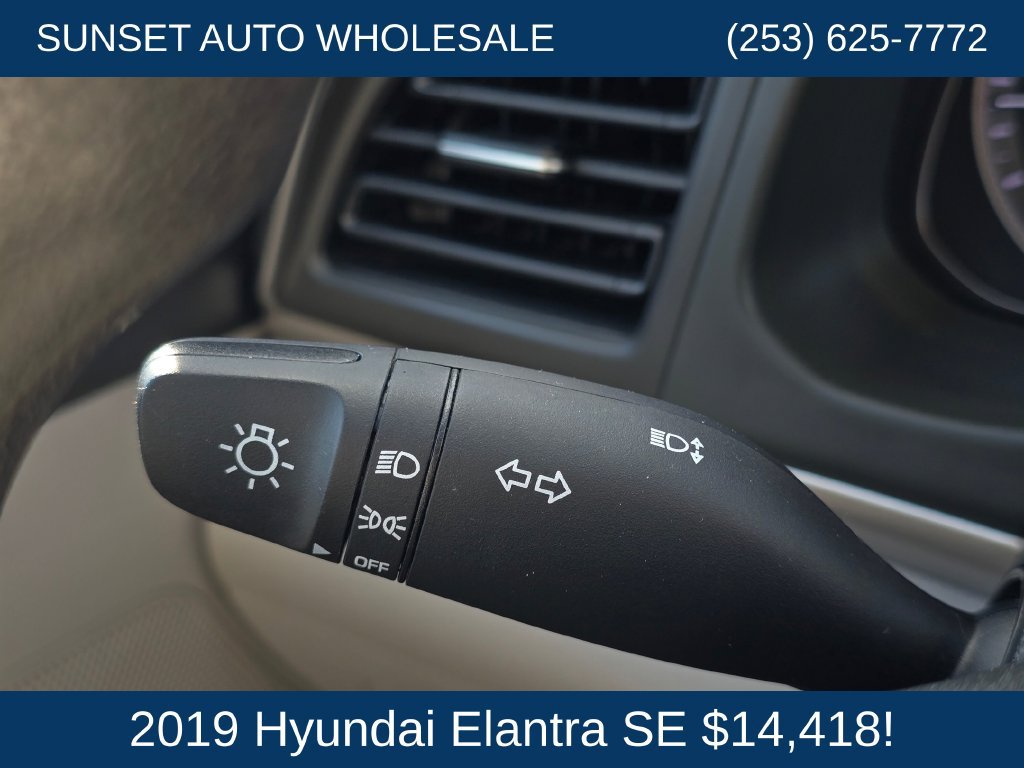 Used 2019 Hyundai Elantra SE FWD image 27