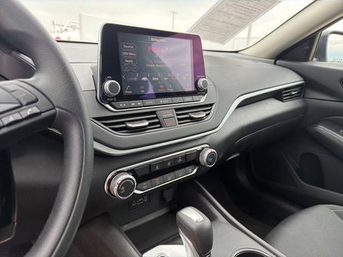 Used 2025 Nissan Altima 2.5 S FWD image 8