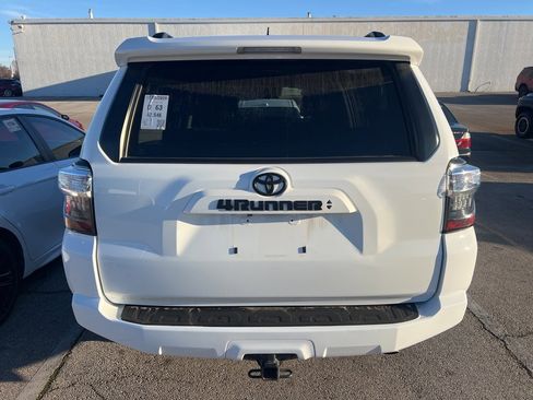 Used 2022 Toyota 4Runner SR5 image 5