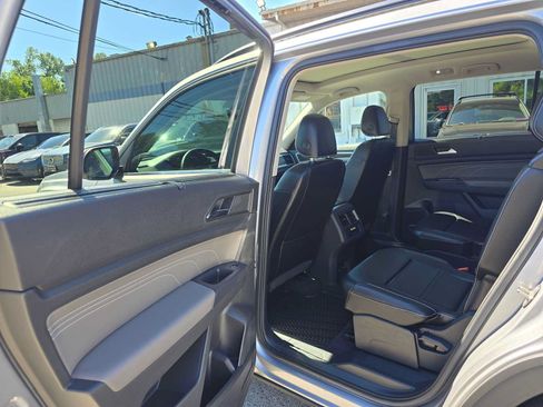 Used 2021 Volkswagen Atlas SE w/ Panoramic Sunroof Package AWD/4WD image 16