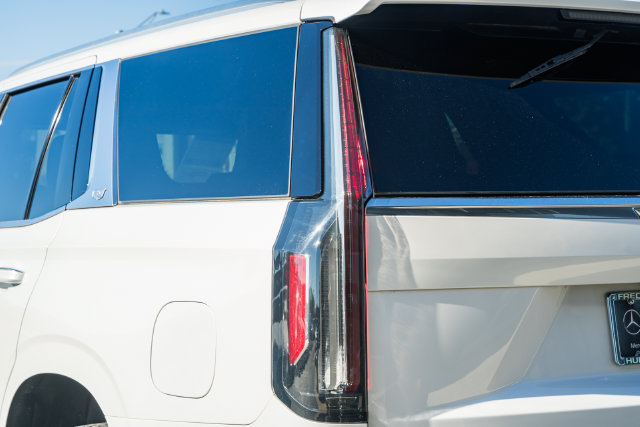 Used 2023 Cadillac Escalade Premium Luxury Platinum AWD/4WD image 7