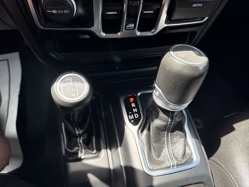 Used 2021 Jeep Wrangler Unlimited Sahara image 28