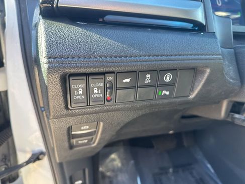 Used 2022 Honda Odyssey Touring image 11