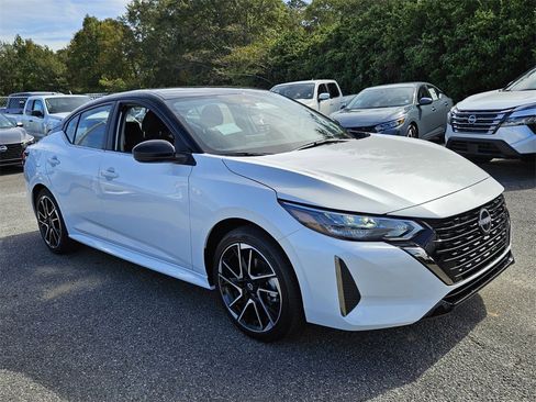 New 2025 Nissan Sentra SR image 17