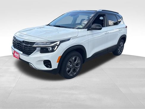 Certified 2024 Kia Seltos SX image 2