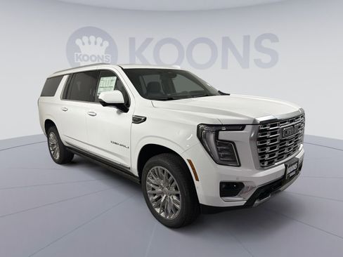 New 2026 GMC Yukon XL Denali w/ Sun & Power Step Package image 10