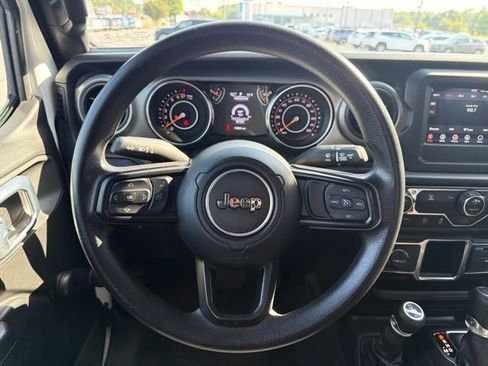 Used 2023 Jeep Gladiator Sport AWD/4WD image 12