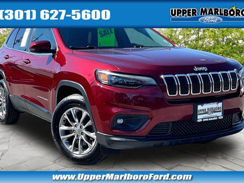 Used 2019 Jeep Cherokee Latitude Plus w/ Cold Weather Group image 1