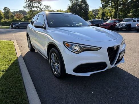 Used 2023 Alfa Romeo Stelvio Sprint AWD/4WD image 2