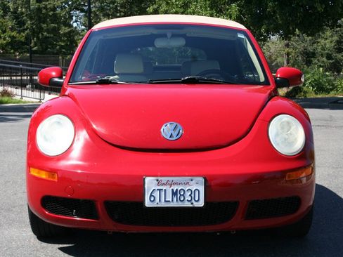 Used 2008 Volkswagen Beetle SE FWD image 7
