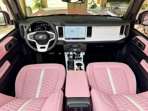 Used 2025 Ford Bronco Outer Banks AWD/4WD image 34