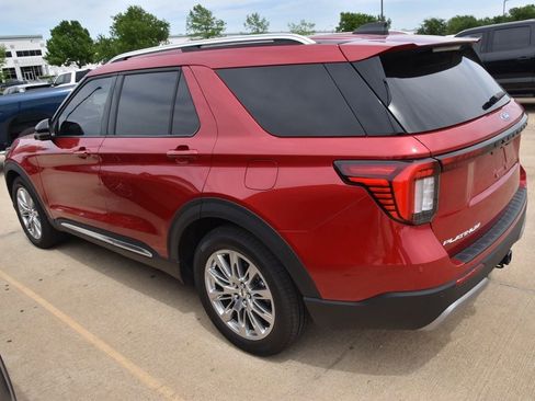 Used 2025 Ford Explorer Platinum image 7