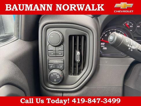 Used 2025 Chevrolet Silverado 1500 Custom Trail Boss w/ Turbomax Blackout Package AWD/4WD image 30