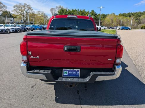 Used 2020 Toyota Tacoma SR5 AWD/4WD image 4
