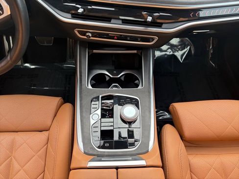 Used 2024 BMW X7 xDrive40i w/ M Sport Package image 12