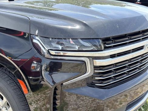 Used 2021 Chevrolet Suburban LT image 4