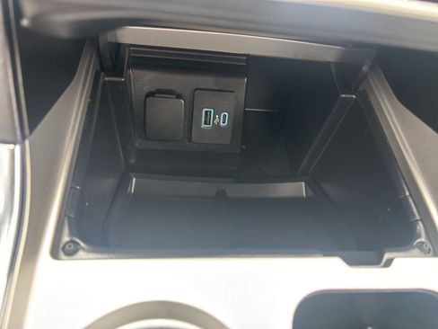 Certified 2023 Ford Explorer XLT w/ Equipment Group 202A AWD/4WD image 28