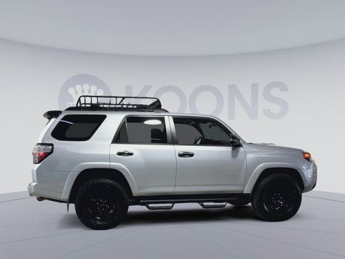 Used 2021 Toyota 4Runner Venture image 12