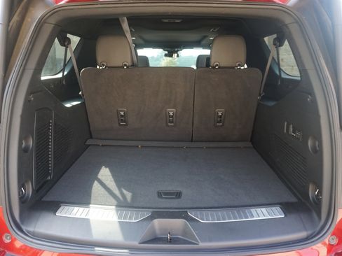 Used 2023 Chevrolet Suburban Z71 w/ Luxury Package image 20