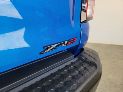 Used 2023 Chevrolet Colorado ZR2 w/ ZR2 Convenience Package III AWD/4WD image 8