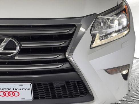 Used 2016 Lexus GX 460 w/ Premium Package AWD/4WD image 11