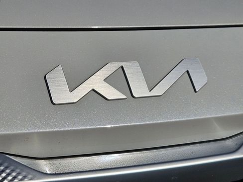 Used 2023 Kia Seltos SX AWD/4WD image 6