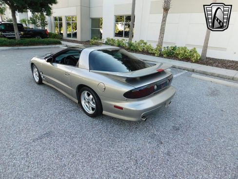 Used 1999 Pontiac Firebird Formula w/ Security Pkg image 9