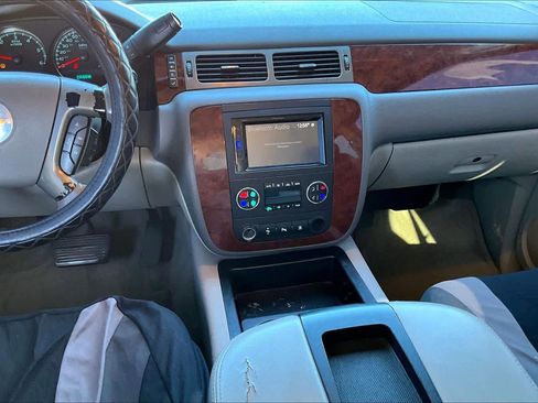 Used 2011 Chevrolet Tahoe LT image 6